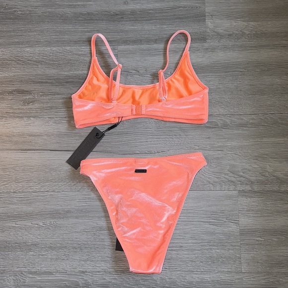 Coral orange velvet slight dip neck line swimsuit set. - Picture 10 of 16